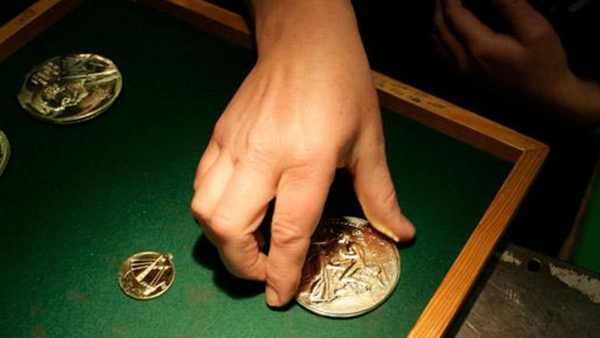 La fabricación de medallas es un proceso artesanal