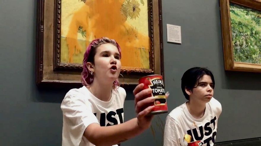Activistas climáticas tiran sopa de tomate a "Los Girasoles" de Van Gogh en la National Gallery de Londres