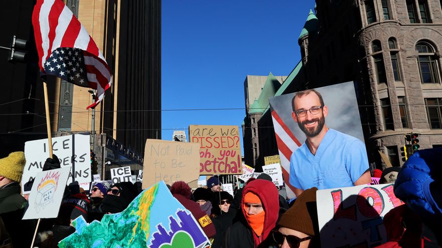 El 'zar de la frontera' de Trump anuncia la "retirada inmediata" de 700 agentes del ICE de Minneapolis tras los asesinatos de Good y Pretti