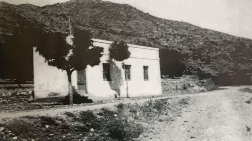 El edificio que albergaba la antigua escuela de Argelita.