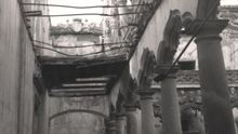 El Palacio del Infantado tras el bombardeo del 6 de diciembre de 1936