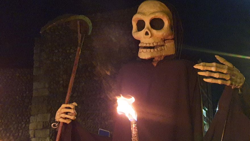 La muerte en la procesión genariana