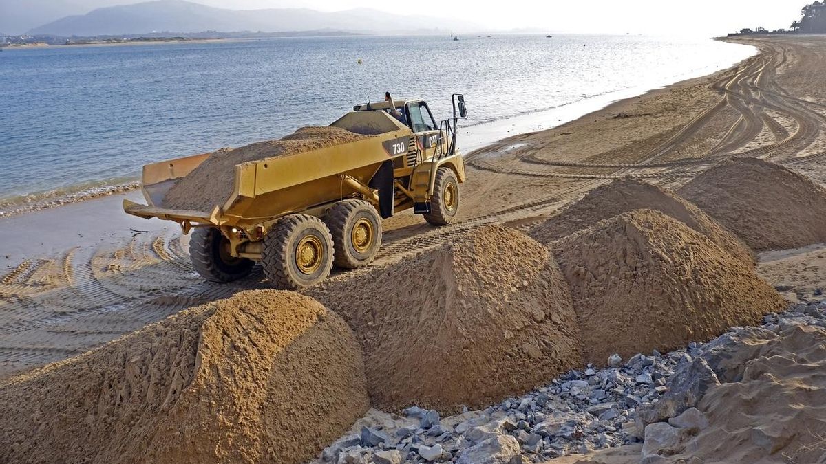 Costas moverá 22.000 m3 de arena para completar los rellenos de Los Peligros y La Magdalena