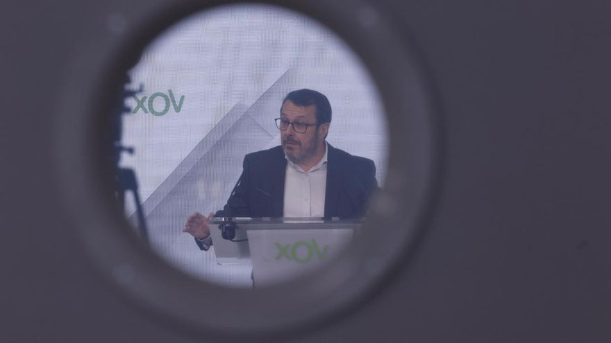 El portavoz nacional de Vox, José Antonio Fúster, participa en una rueda de prensa tras la reunión del Comité de Acción Política de Vox este lunes en Madrid.