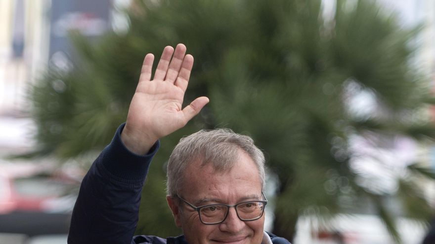 El director de la película ‘Las Leyes de la Frontera’, Daniel Monzón, a su llegada al Hotel María Cristina de San Sebastián.