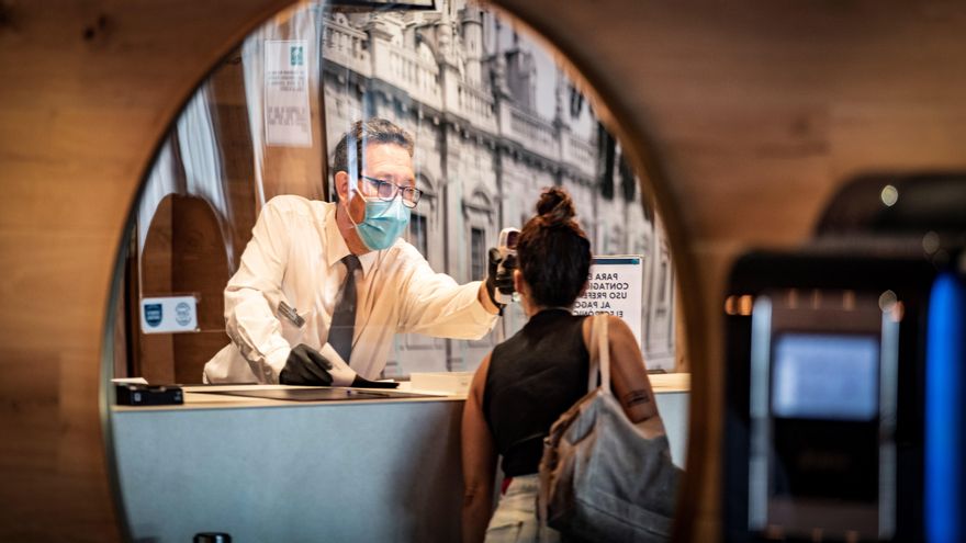 España no llega al millón de viajeros en junio frente a los 11,3 millones en 2019