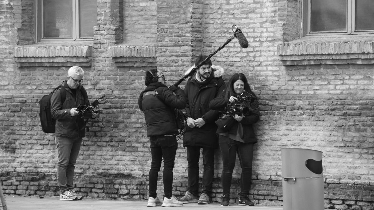 Equipo de rodaje del documental 'Caídos del zielo'