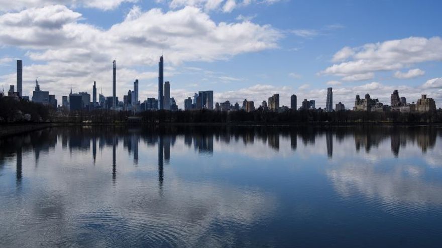 En la imagen una vista del horizonte del Central Park en Nueva York.