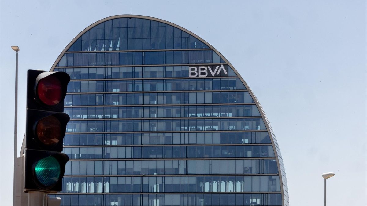 BBVA gana un 4,5 % más en 2025 y su beneficio supera por primera vez los 10.500 millones