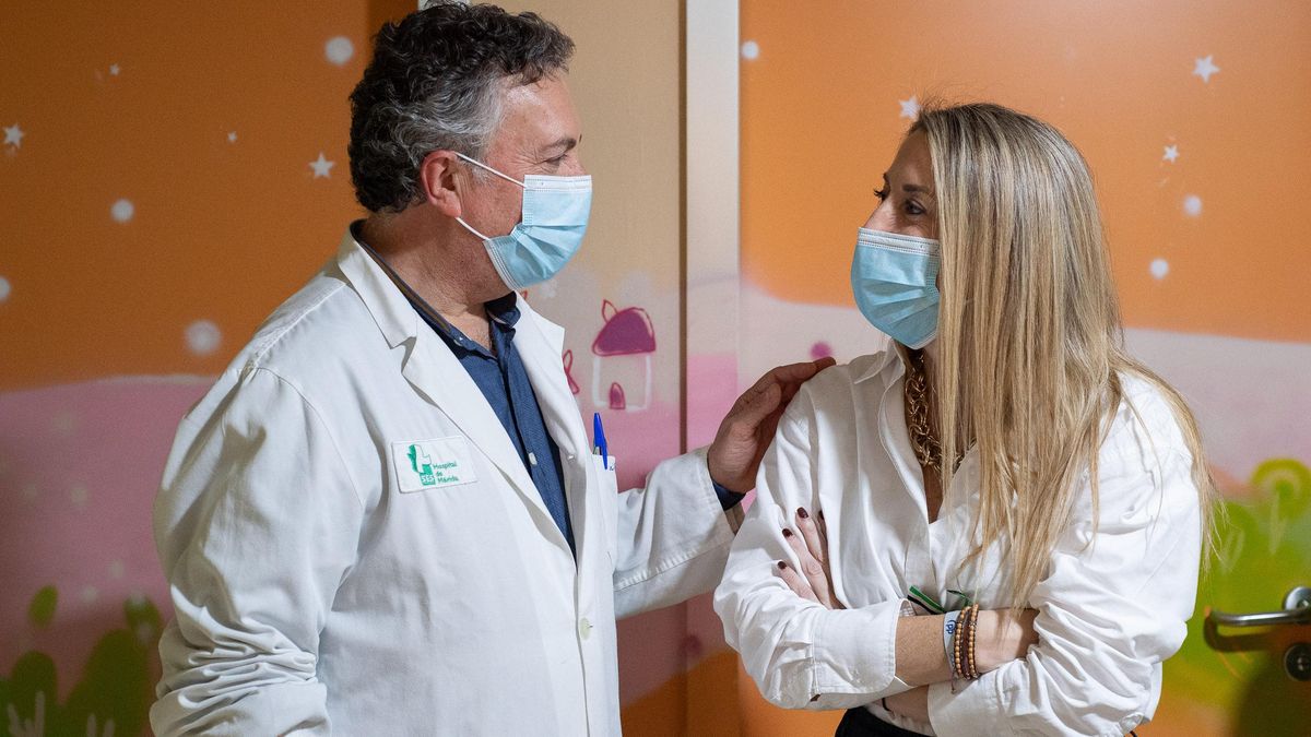 Guardiola, este jueves, durante su visita al Hospital de Mérida.