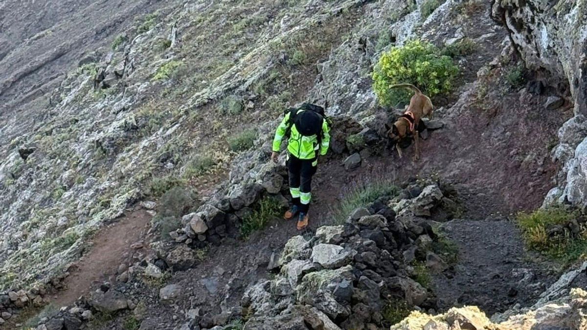 Los bomberos encuentran un cadáver en la zona donde se busca al senderista desaparecido en Lanzarote