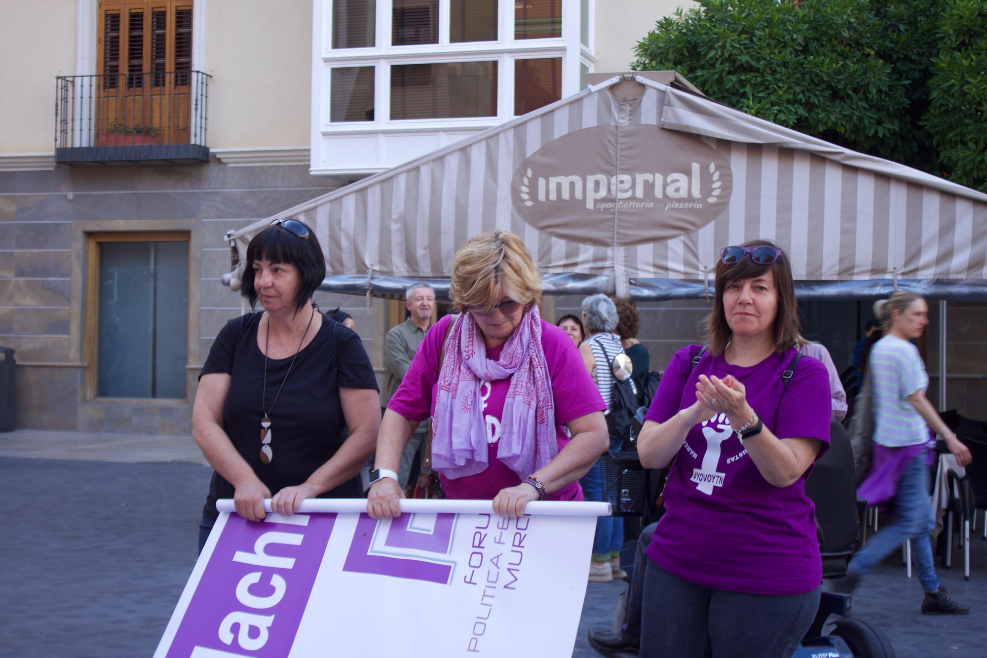 Convocatoria contra la violencia machista en la plaza Belluga/ ELISA RECHE