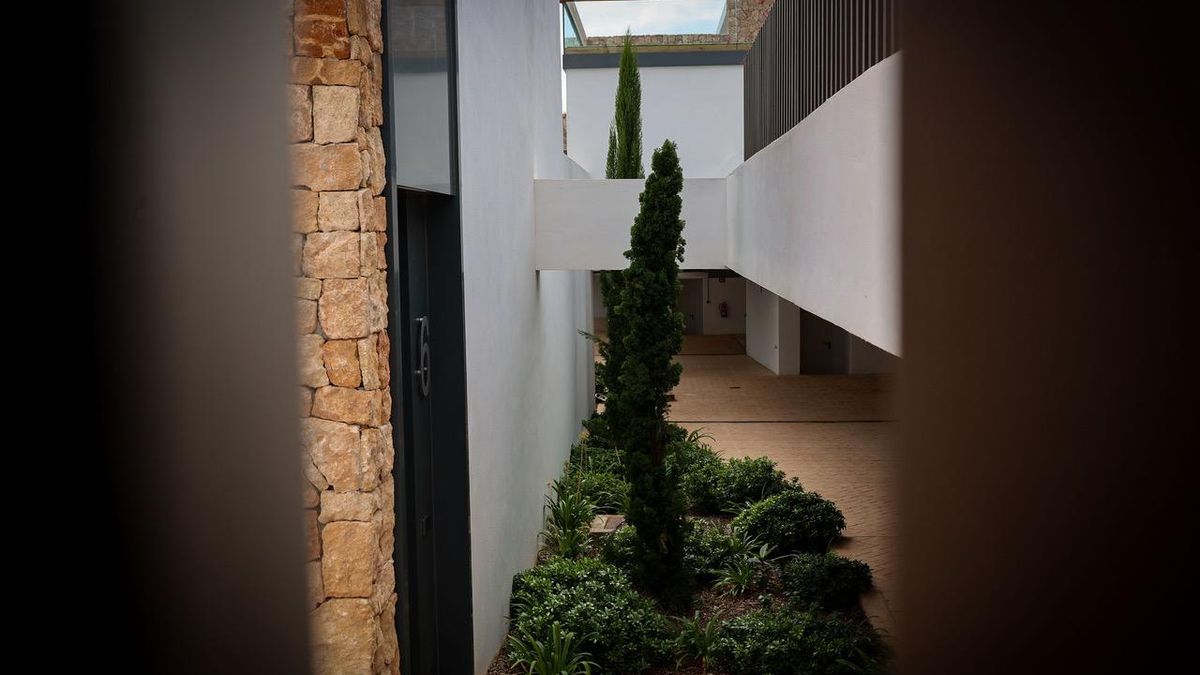 El complex està dotat d’un sistema de videovigilància