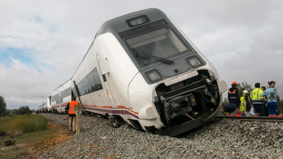El tren descarrilado en Arahal