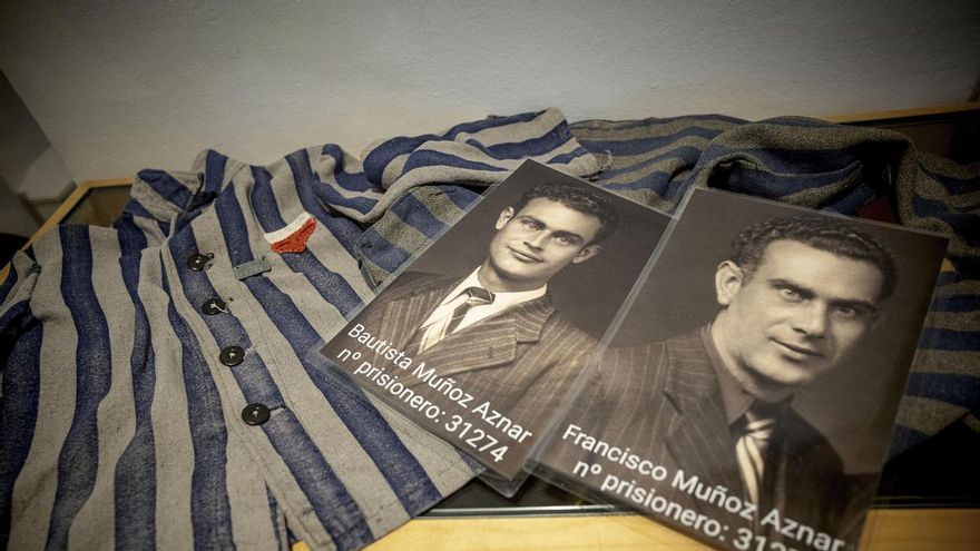 Un traje de rayas, recuerdo del horror de dos hermanos que sobrevivieron al campo nazi
