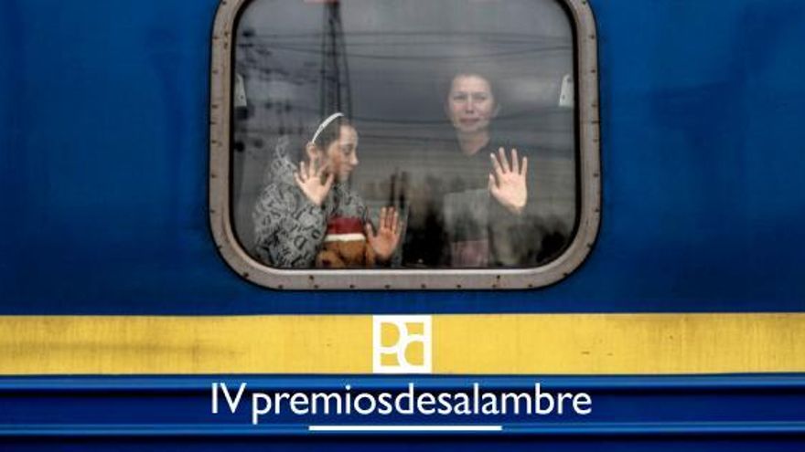 Emilio Morenatti y Asaari Bibang, galardonados con los IV Premios Desalambre