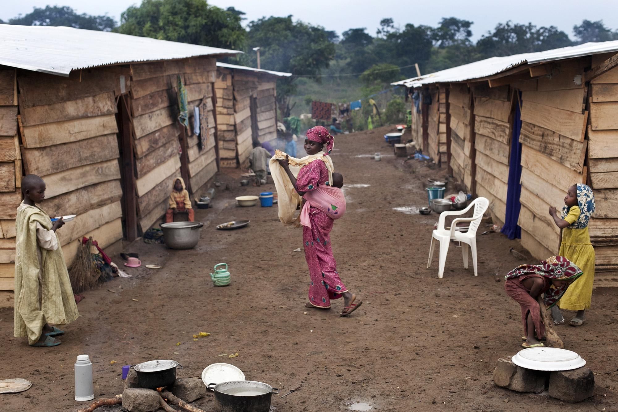 En el campo de refugiados de Adf, a las afueras de Garoua Boulai viven alrededor de 700 personas. El campo fue financiado gracias al dinero que recogieron un grupo de asociaciones musulmanas y humanitarias locales de todo Camerún./Albert Masias