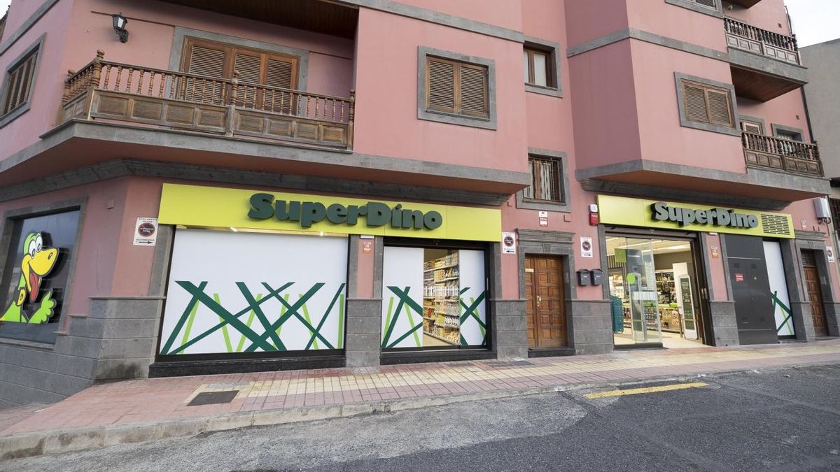 Fachada de SuperDino El Naranjo, en Santa María de Guía (Gran Canaria).