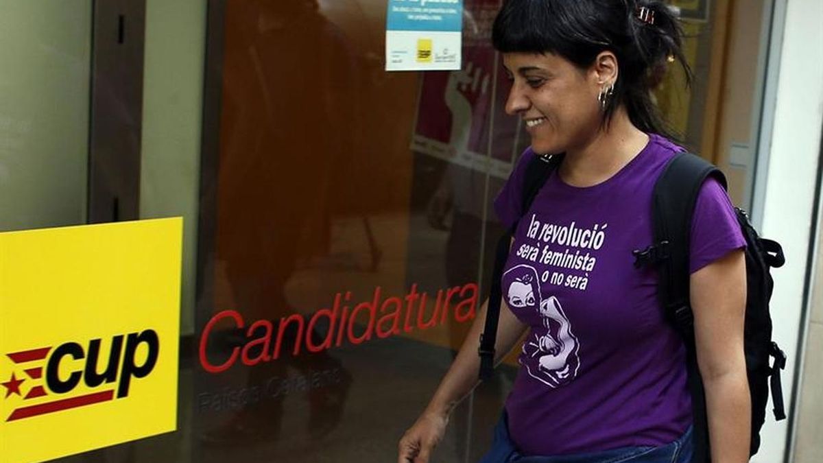 JxSí y CUP desobedecen al Constitucional al avalar una vía unilateral a la independencia