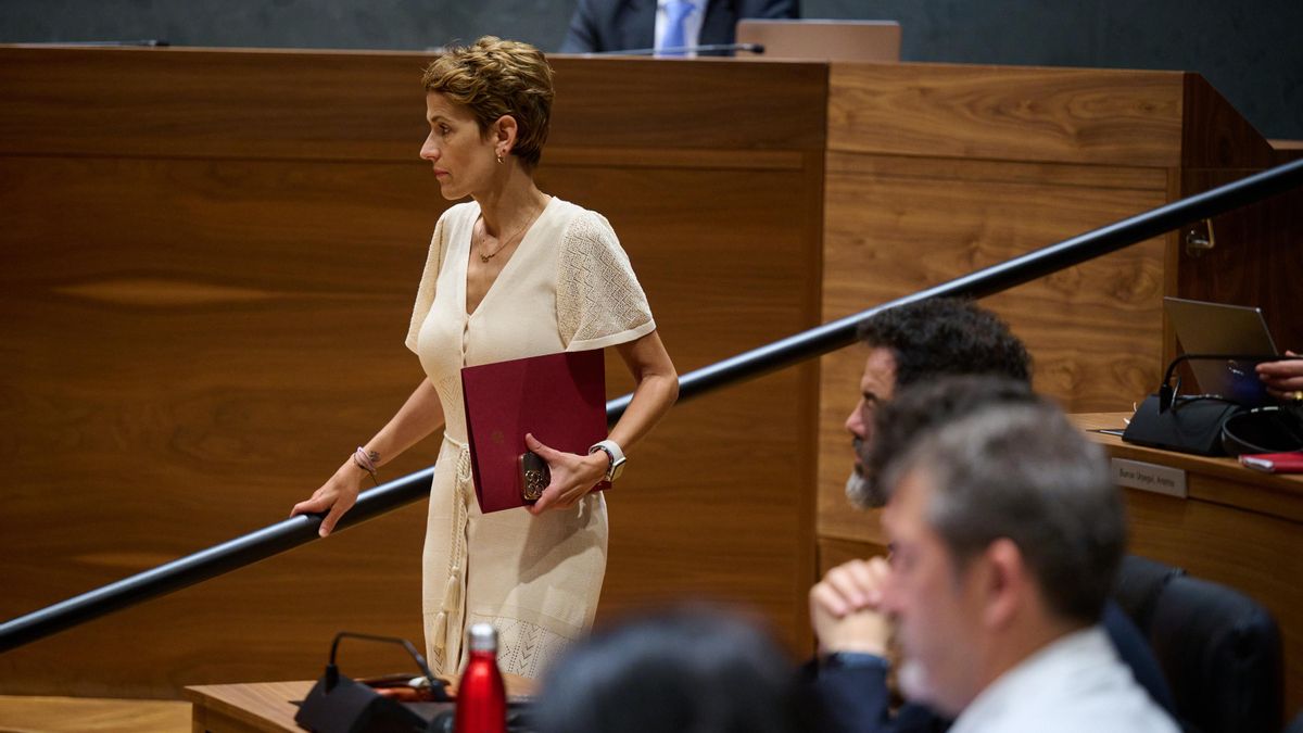 La presidenta de Navarra, Mría Chivite, este jueves en el Parlamento.