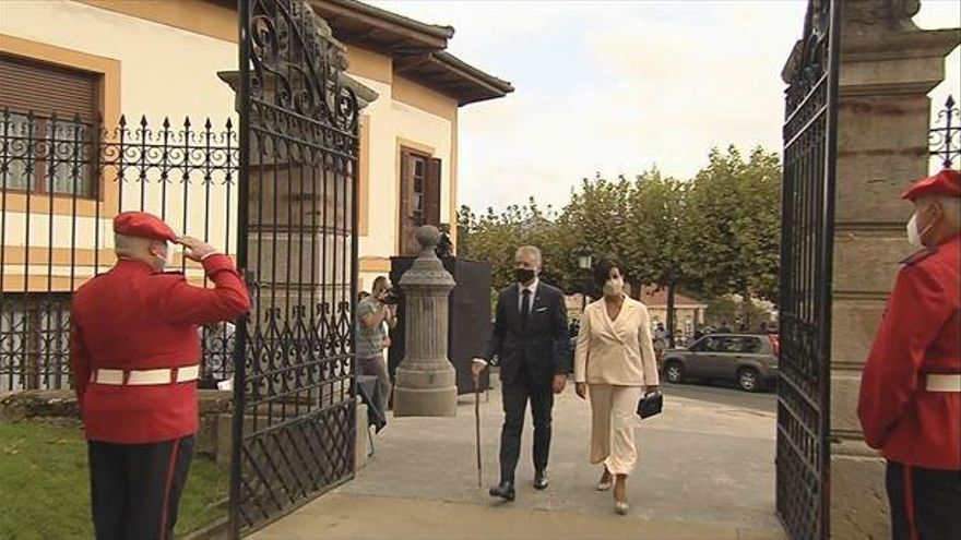 Urkullu jura como lehendakari "humilde ante Dios y la sociedad"