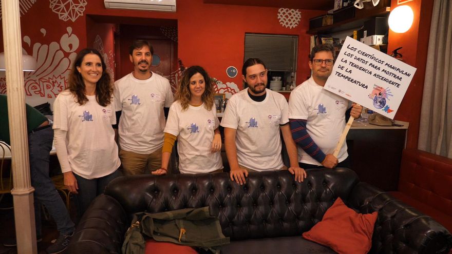 Equipo de científicos que les ha tocado desmentir bulos sobre el cambio climático