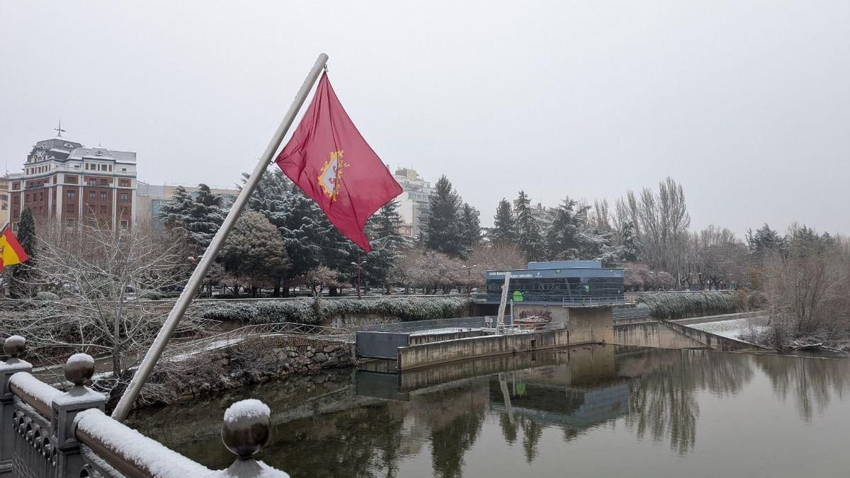Postales de León nevado: las imágenes que deja la primera nevada del año en la capital