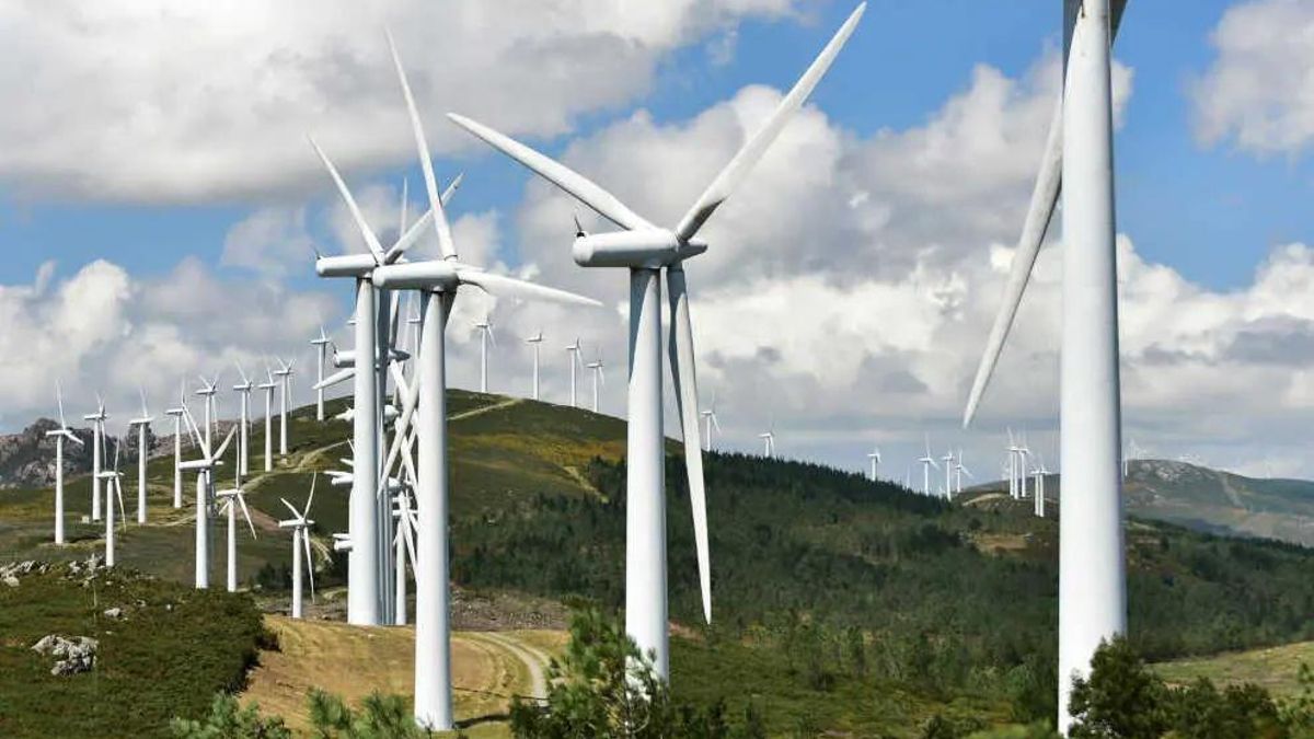 Aragón aún produce el doble de electricidad de la que consume, pero las energías renovables pierden peso