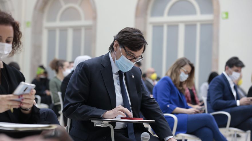 Illa acusa a Aragonès de ser "rehén de la CUP" y se propone como alternativa al bloqueo