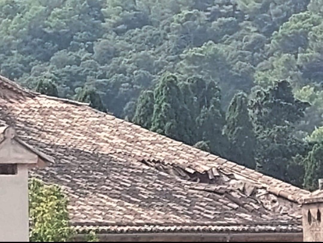 Part del sostre enfonsat