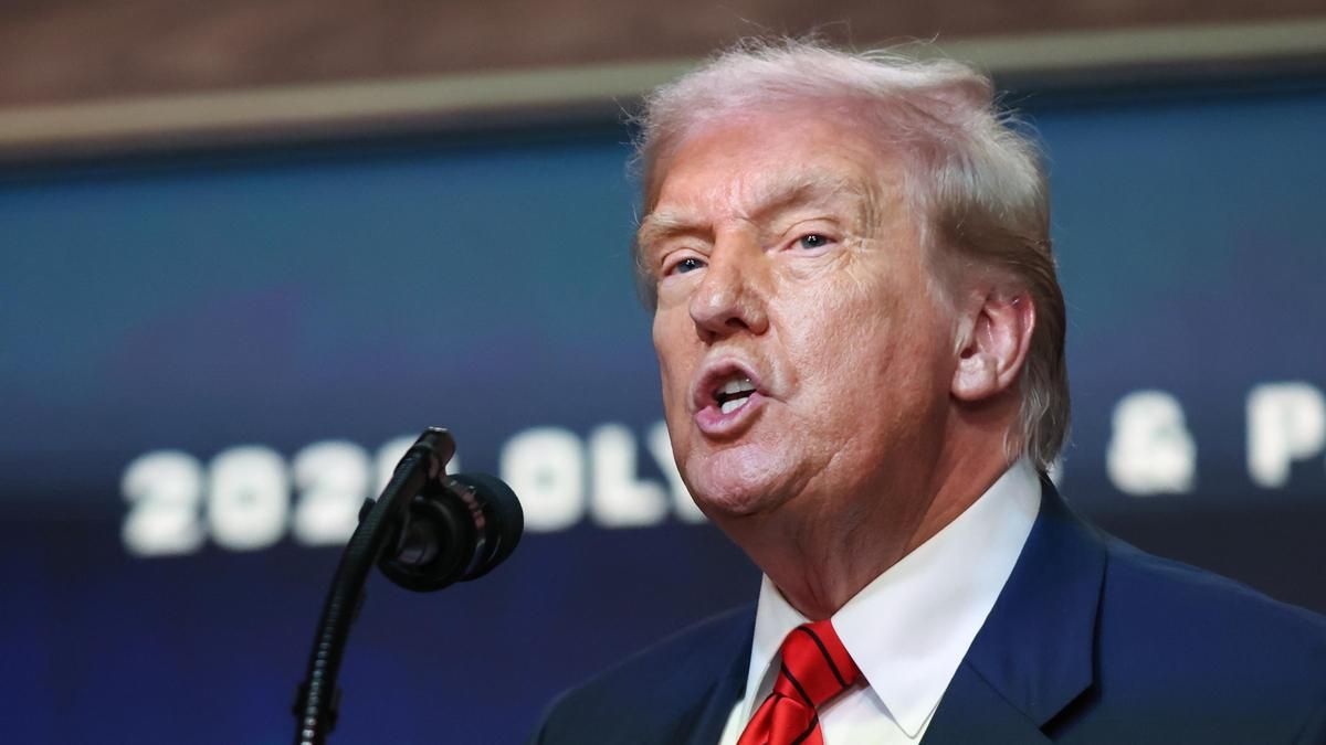 Trump amenaza ahora con aranceles del 100% a los chips para las empresas que no se comprometan a fabricar en EEUU