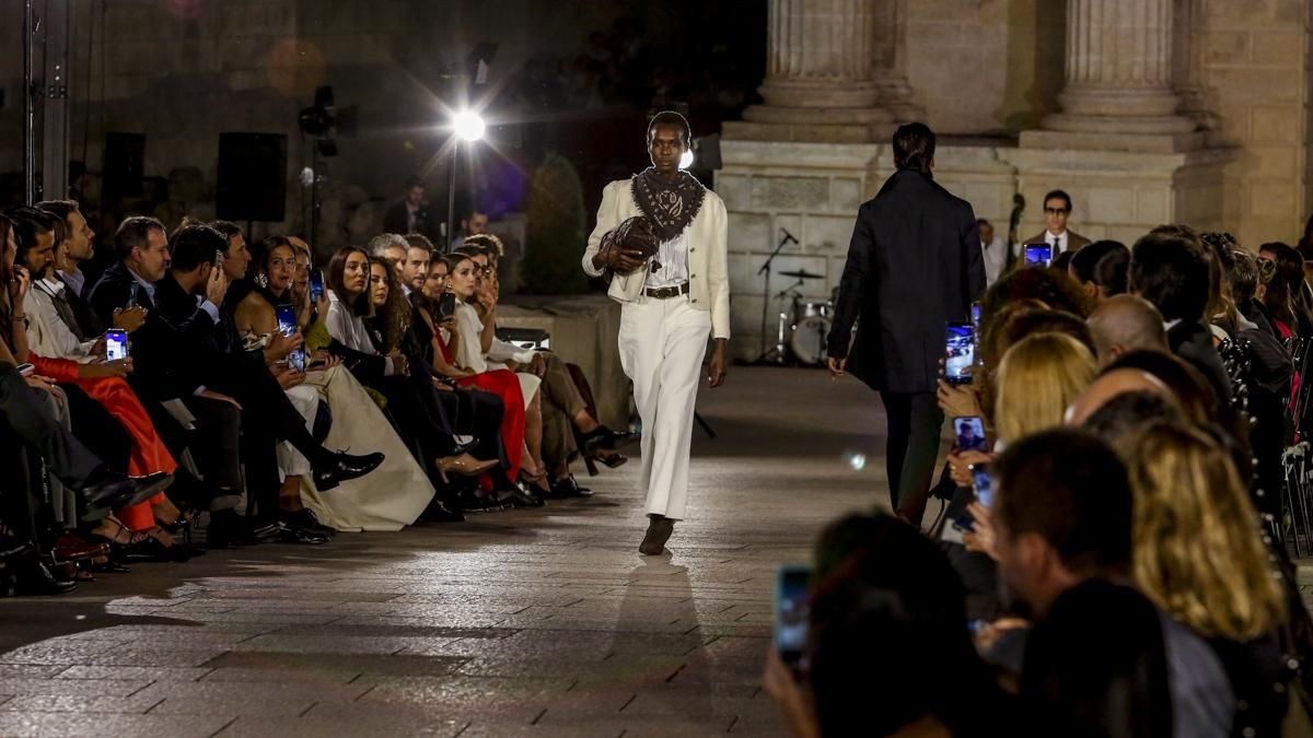 Desfile de Silbon en el Puente Romano
