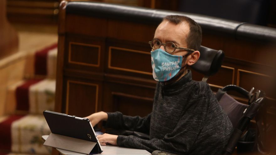El portavoz de Unidas Podemos (UP) en el Congreso de los Diputados, Pablo Echenique, durante una sesión plenaria en la que el Gobierno solicita al Congreso la prórroga del estado de alarma.