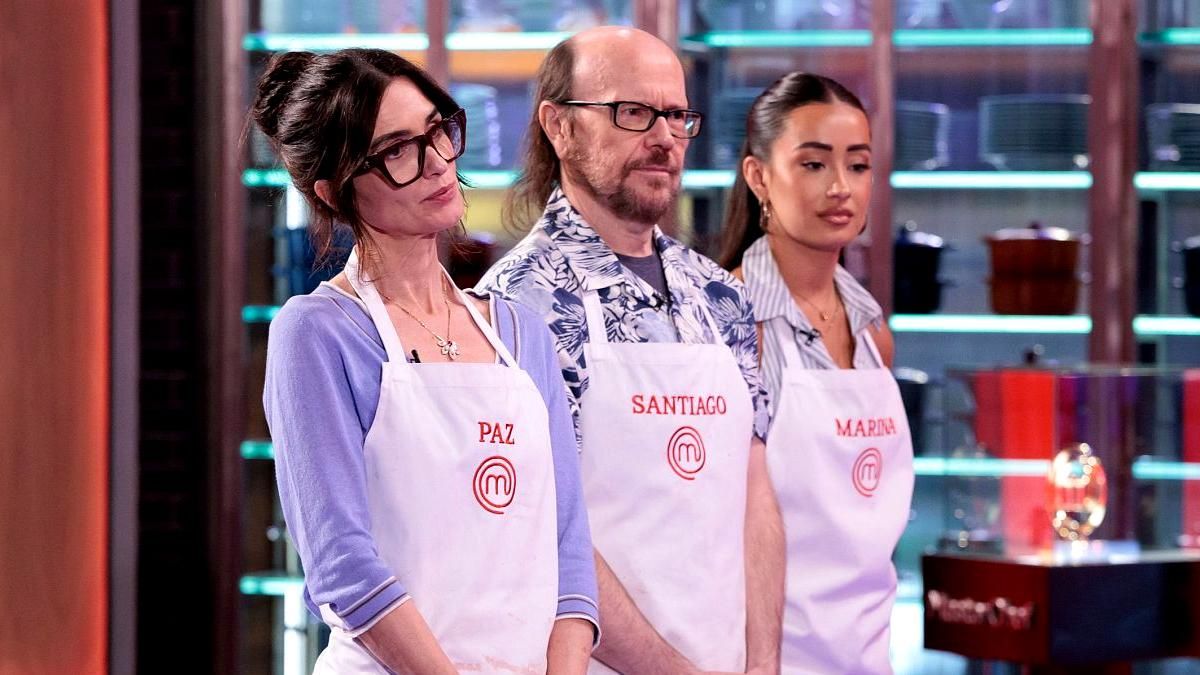 Paz Vega junto a Santiago Segura y Marina Rivers en 'MasterChef Celebrity Legends'