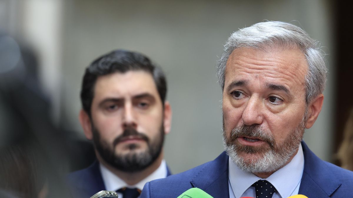 El presidente del PP de Aragón, Jorge Azcón, y el líder de Vox en la región, Alejandro Nolasco.