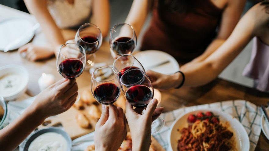 Por qué el vino tinto da dolor de cabeza