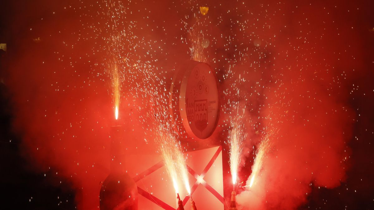 La quema de la cuba despide las fiestas de San Mateo entre pitadas y abucheos