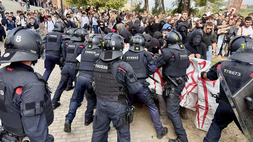 Altercados en la Universitat Autònoma de Barcelona durante la protesta contra la charla de Vito Quiles