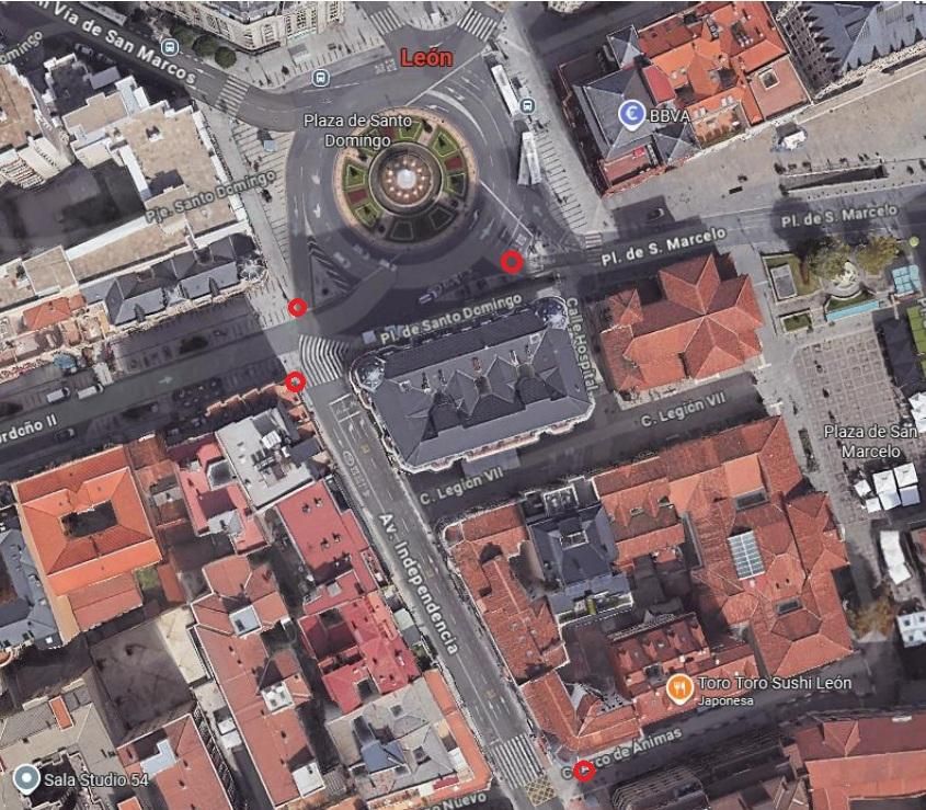 Los semáforos de la Plaza de Santo Domingo y su entorno que UPL pide revisar.