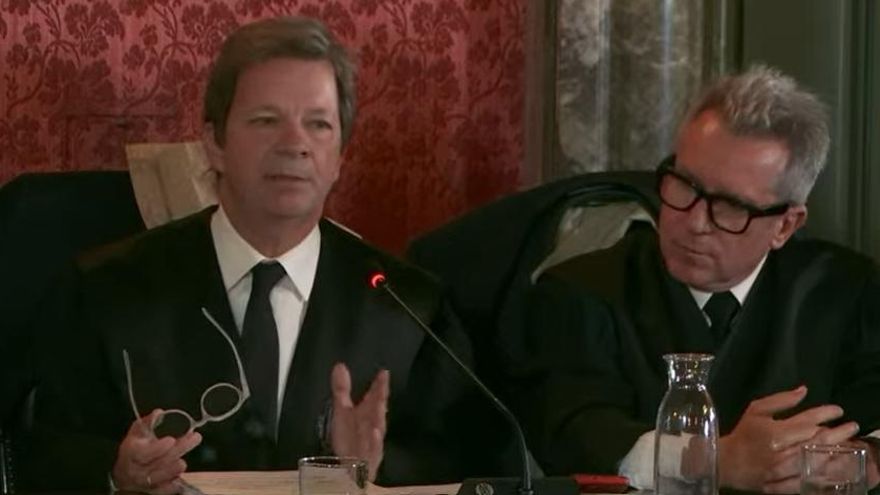 El abogado del Colegio de Abogados de Madrid durante la lectura de los informes en la última jornada del juicio al fiscal general del Estado en el Supremo.