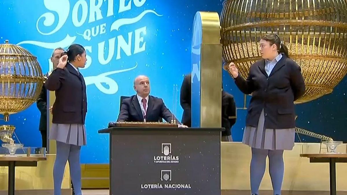 Momentos de confusión cuando una niña ha cantado el Gordo por segunda vez