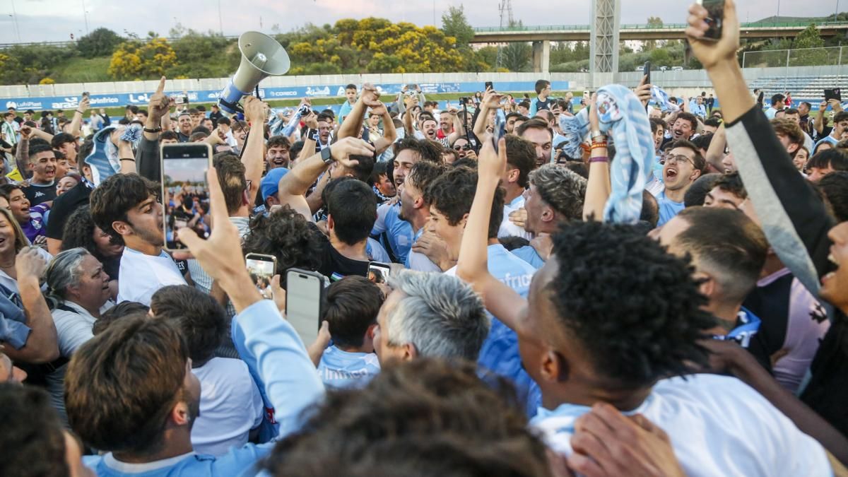 Celebración del ascenso del Ciudad de Lucena