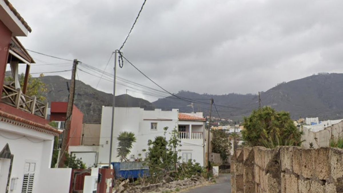 En estado crítico un motorista de 27 años tras un accidente en La Laguna