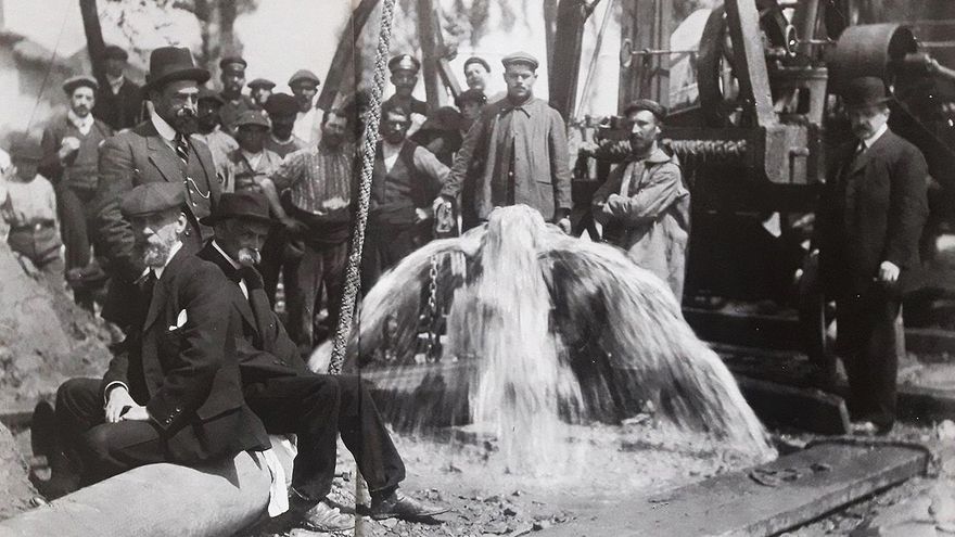 El Carnaval de 1905 en que los niños de León celebraron la Gran Fiesta del Árbol en medio de un barrizal