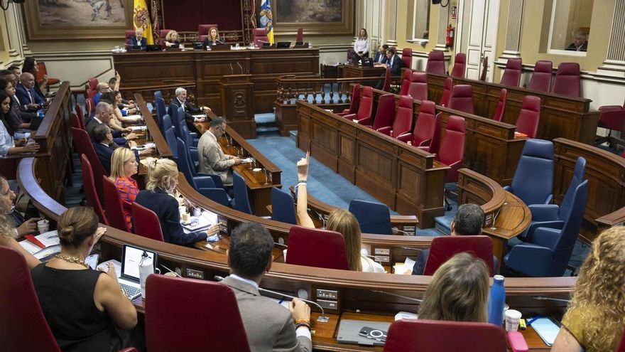 CC se une a PP y Vox para seguir señalando a Torres como responsable del caso Mascarillas en Canarias
