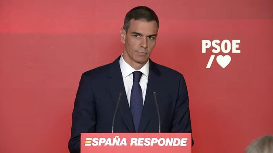 El presidente del Gobierno y secretario general del PSOE, Pedro Sánchez, durante su rueda de prensa en Ferraz.