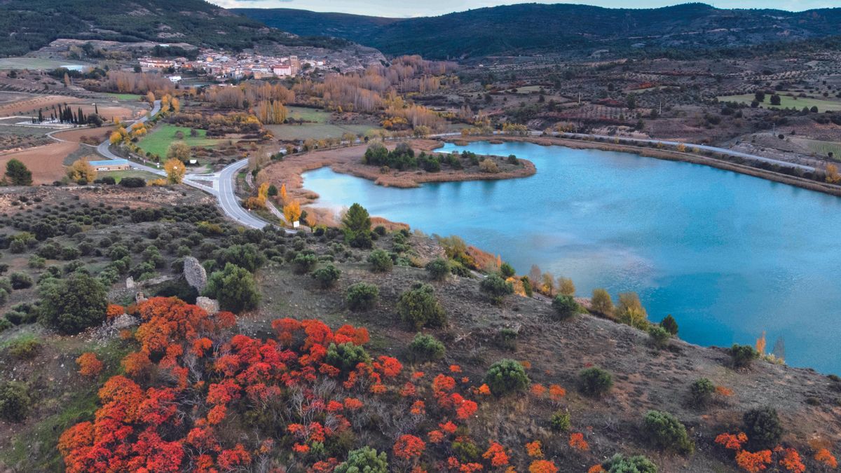 La localidad de Pareja rechaza por unanimidad el parque eólico proyectado sobre uno de sus espacios naturales