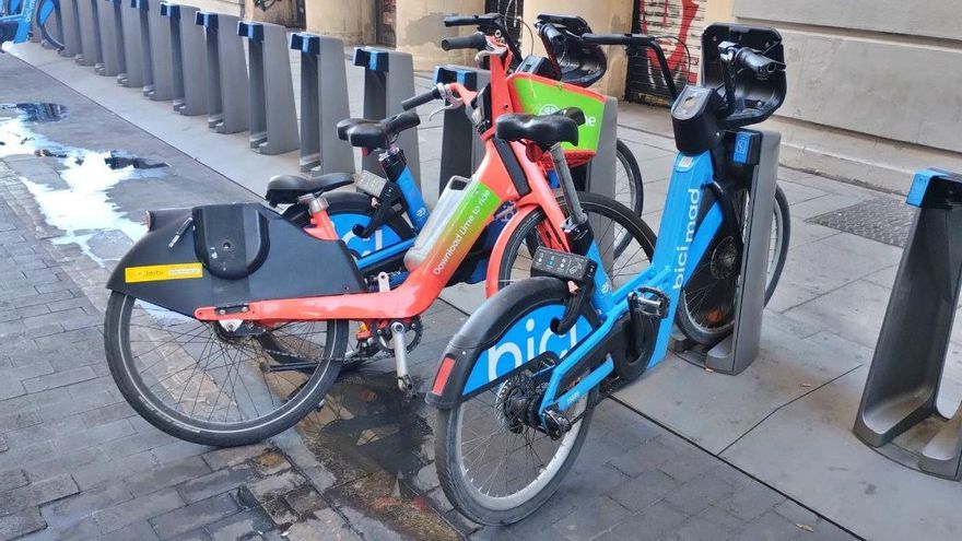 Las bicis eléctricas de alquiler privadas pasan este martes a la historia en Madrid