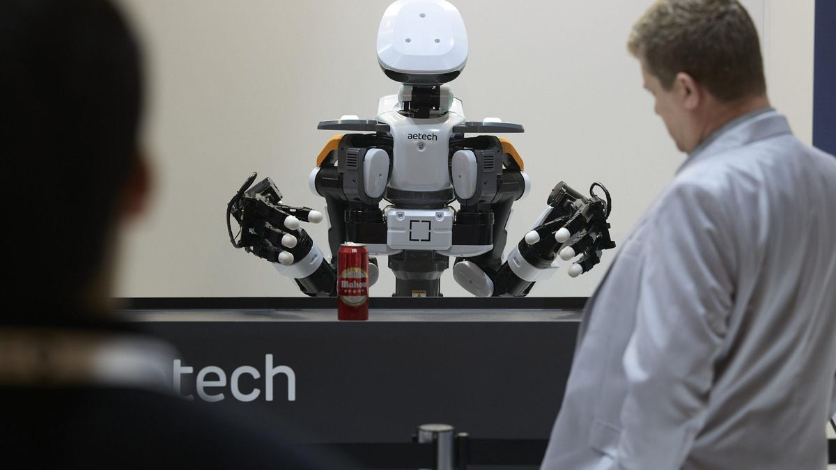Un robot en 'Smart City 2024'