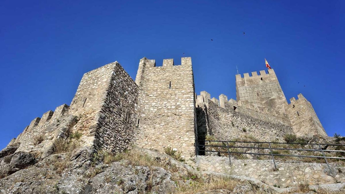 En la actualidad es una parada imprescindible dentro de la Ruta de los Castillos del Vinalopó y del itinerario histórico del Camino del Cid